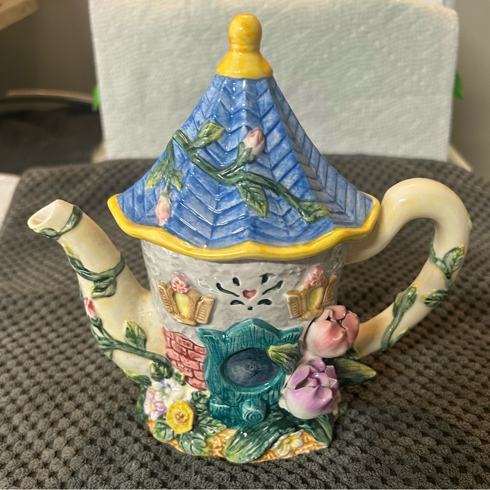 Charming Cottage Teapot with Floral Accents - Picture 12 of 12